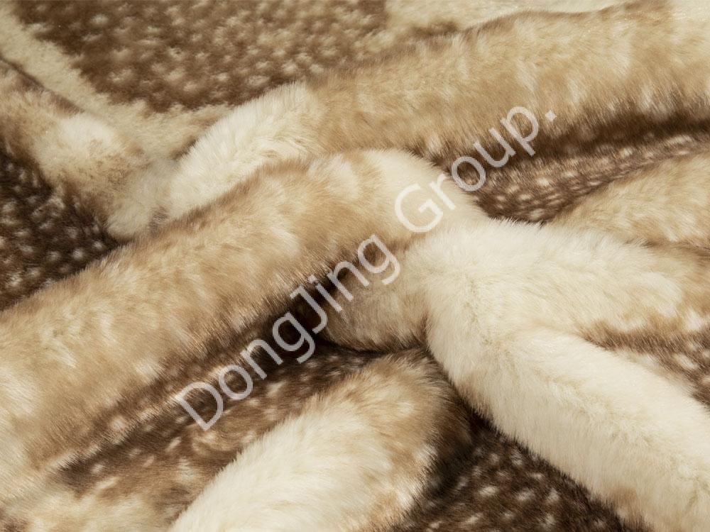 9HG0149-オフホワイトの鹿のプリント faux fur fabric