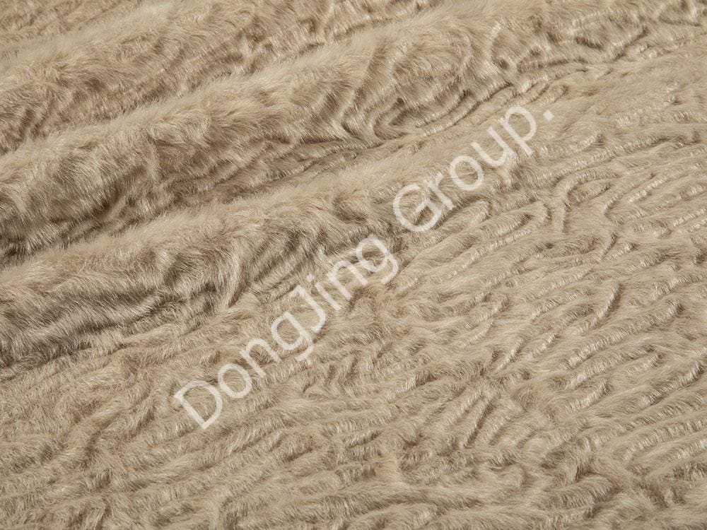 9P2352-ベージュのウォッシュとブラッシュドラビットファー faux fur fabric