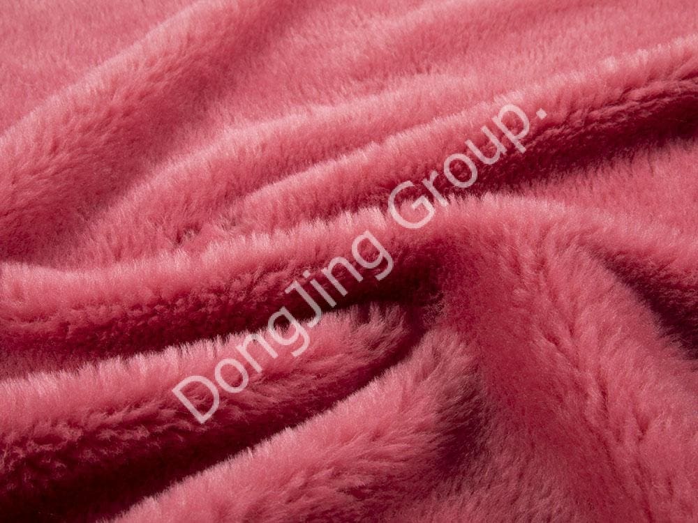 9P2629-バラの赤い子羊の毛 faux fur fabric